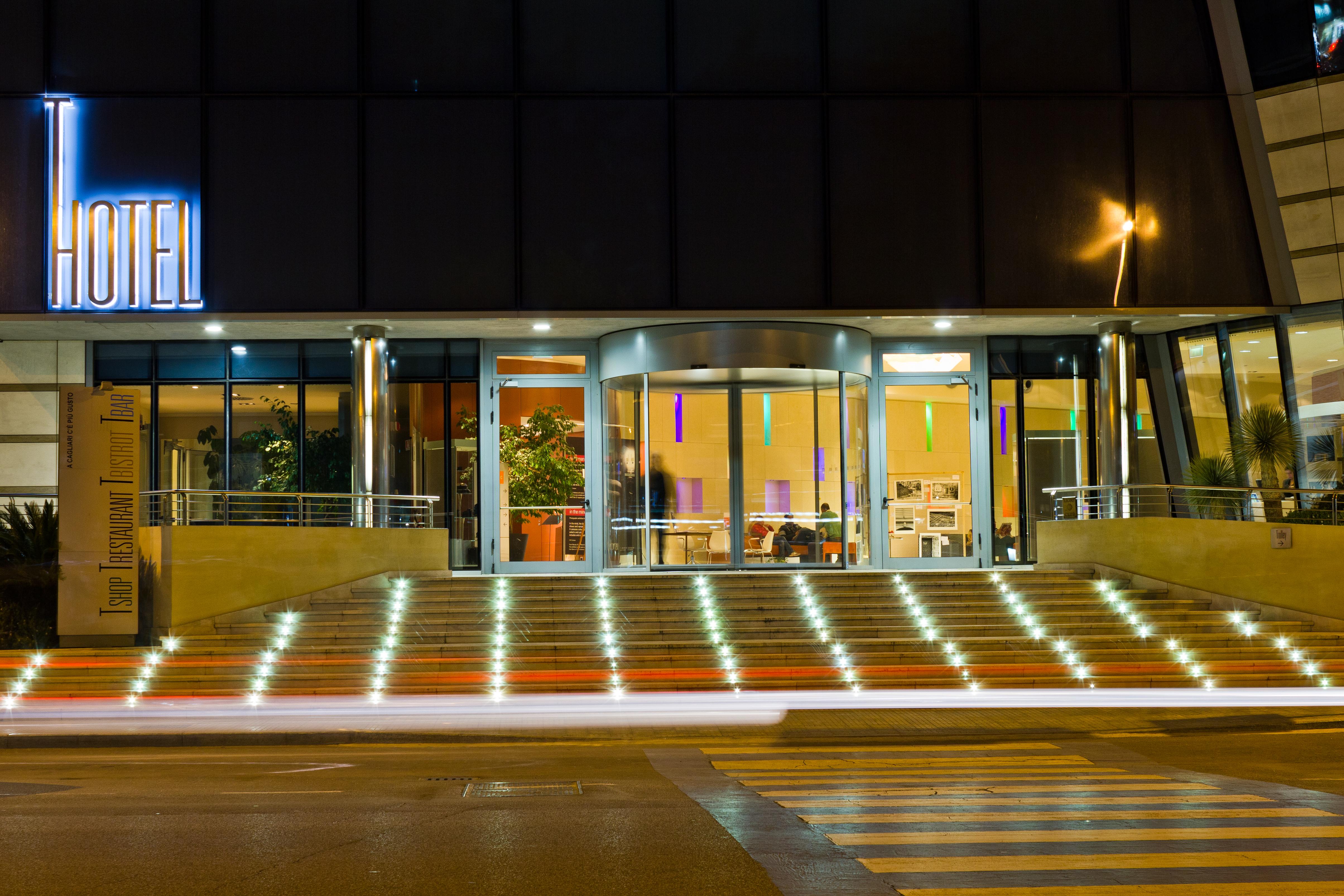 Una Hotels T Hotel Cagliari Esterno foto